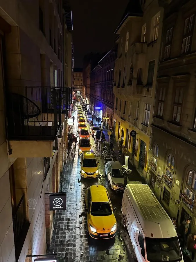 Artemisia Luxury Apartments Balcony II Budapest 0*,  Hungary